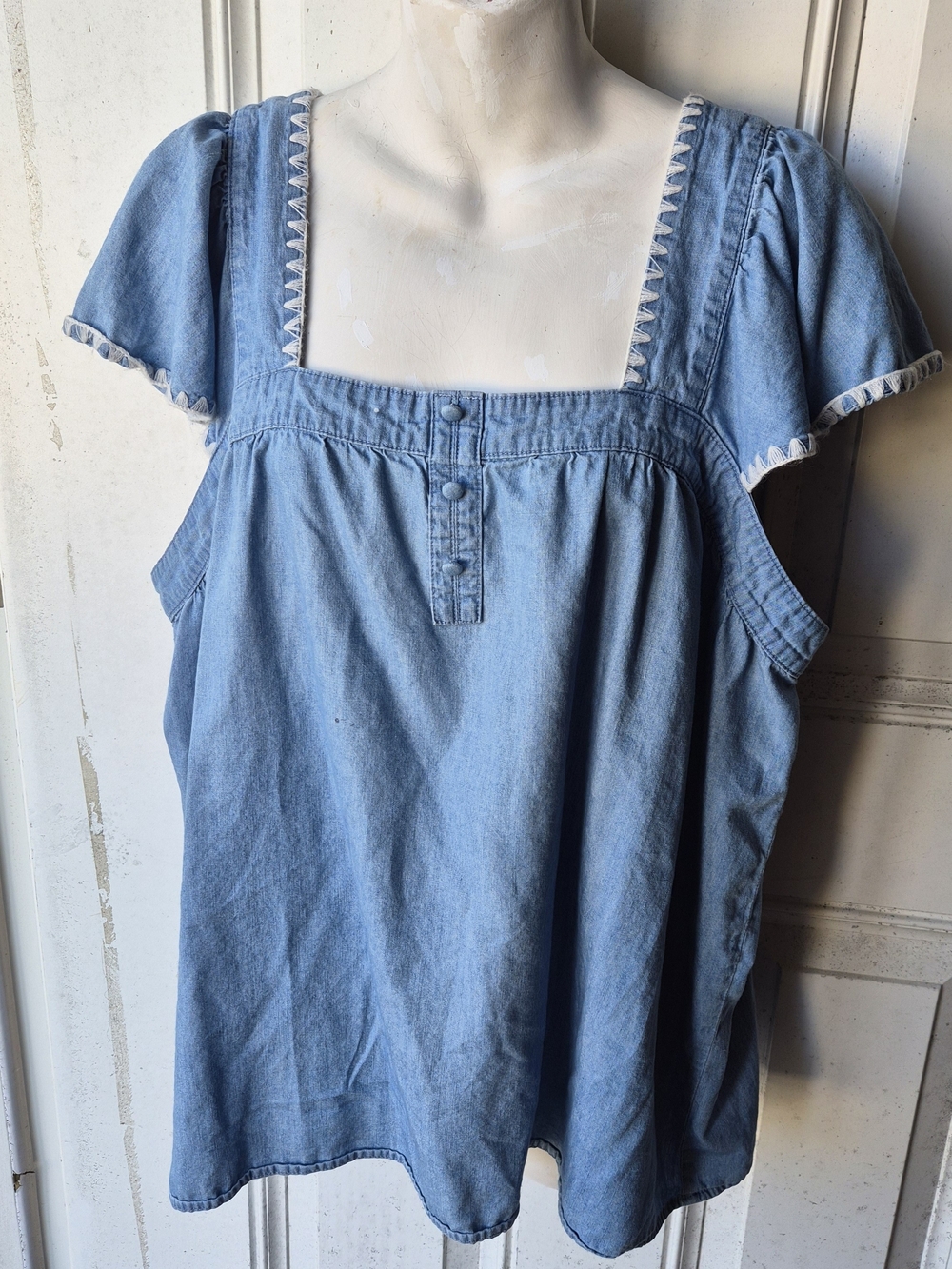 Cato Light Wash Blue Denim Flutter Sleeve Top XL Square Neck Crochet Trim
